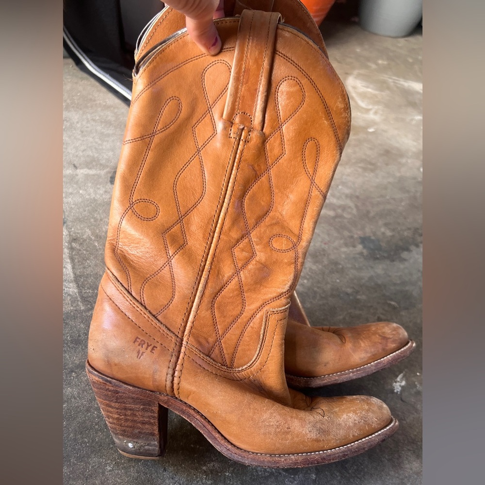 Frye cowboy boots size 7